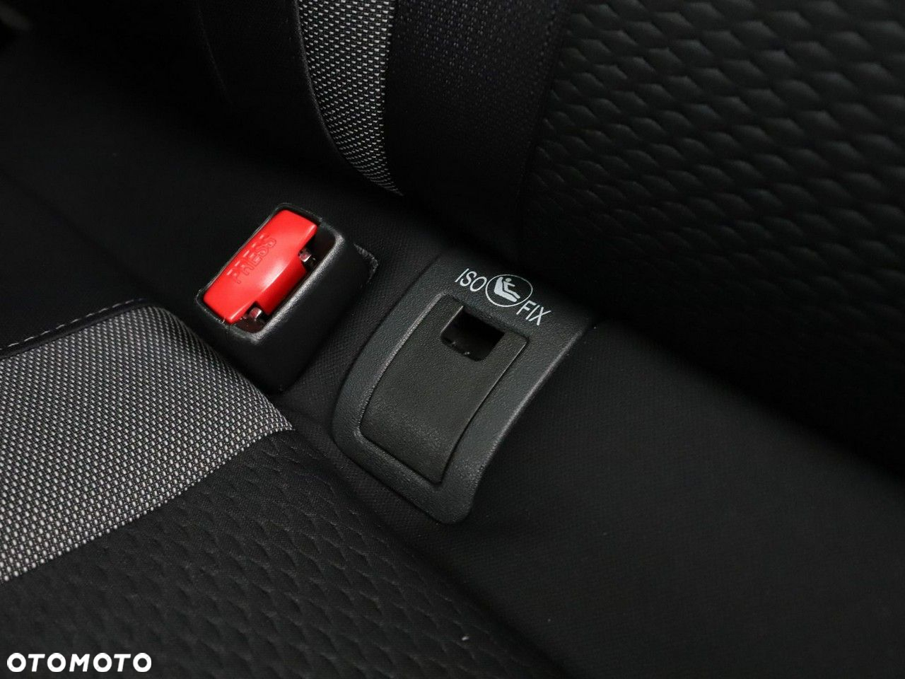 Nissan Qashqai 1.6 DCi N-Connecta Xtronic - 35