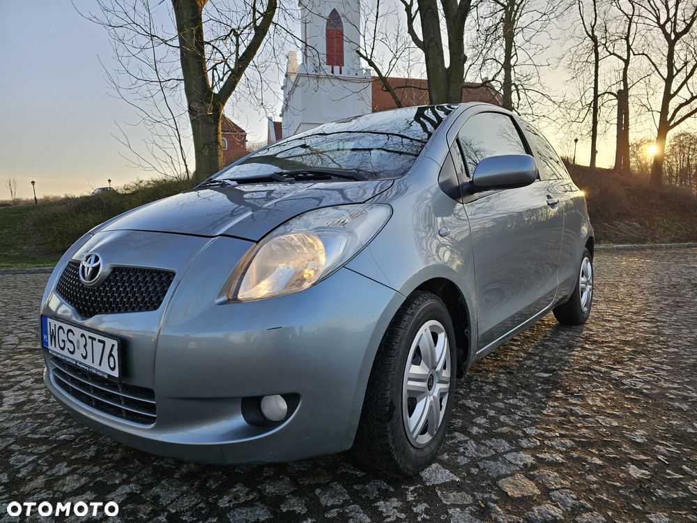 Toyota Yaris - 1