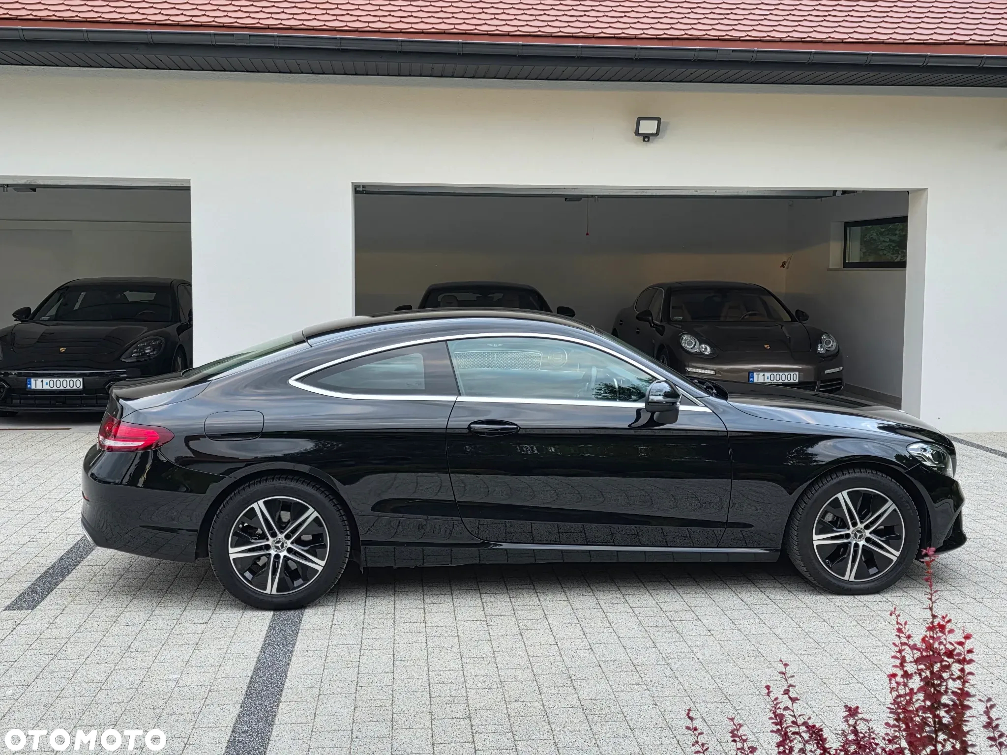Mercedes-Benz Klasa C 300 4MATIC 9G-TRONIC - 9