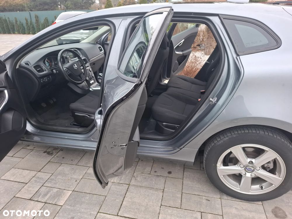 Volvo V40 T2 You - 28