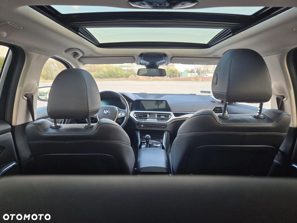 BMW Seria 3 320d xDrive MHEV Luxury Line - 9