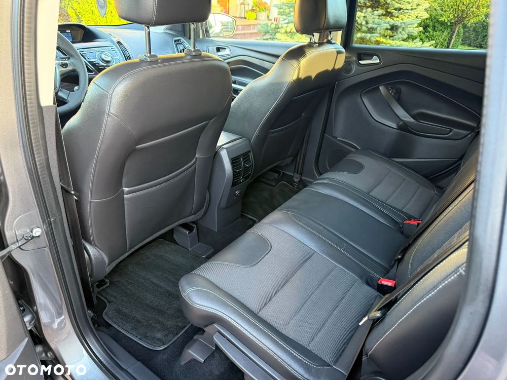 Ford Kuga 2.0 TDCi 4x4 Titanium - 11