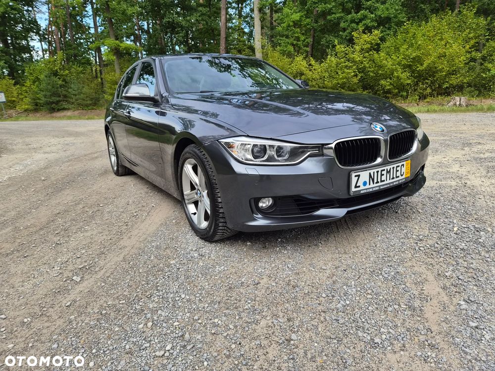 BMW Seria 3 320i - 9