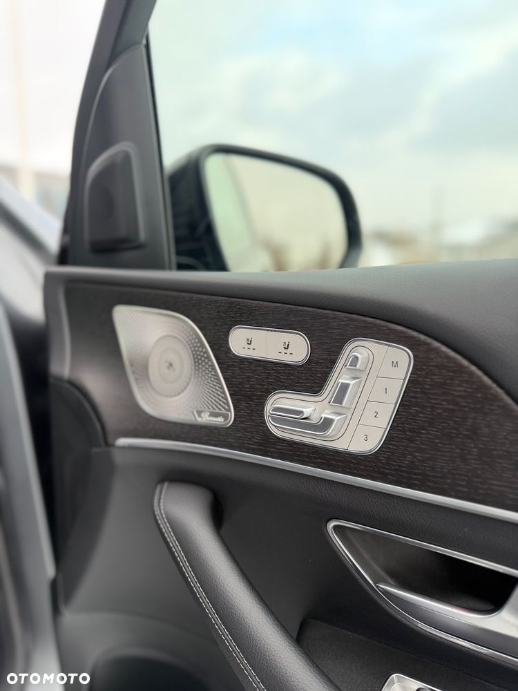 Mercedes-Benz GLS - 11