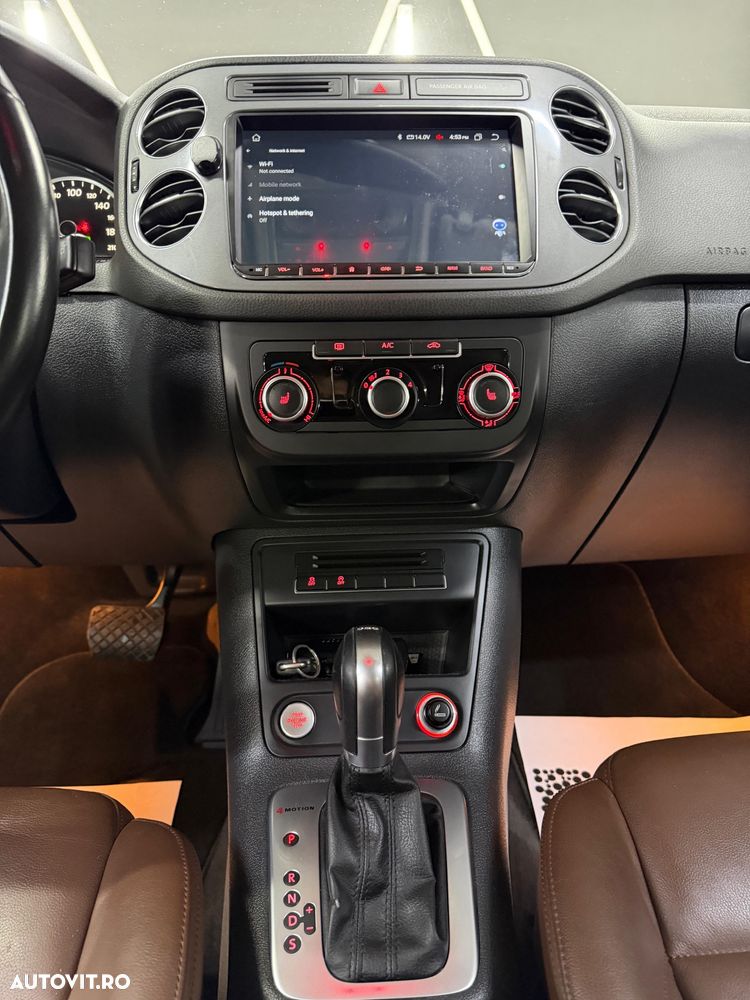 Volkswagen Tiguan 2.0 TDI 4Motion DSG Sport & Style - 6