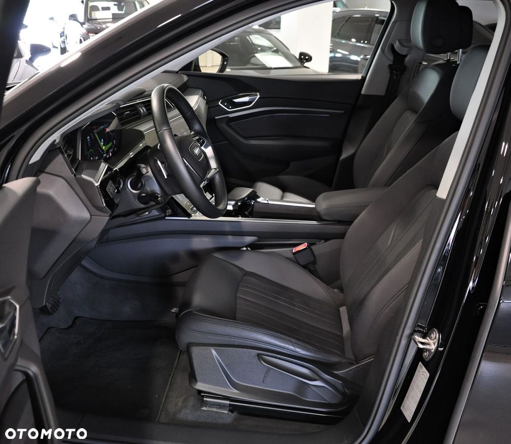 Audi e-tron - 11