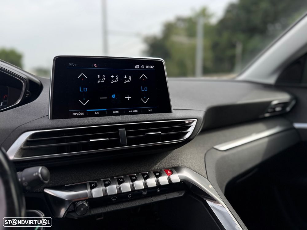 Peugeot 3008 1.5 BlueHDi Allure EAT8 - 21