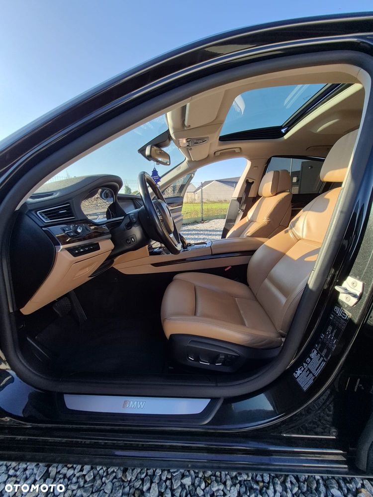 BMW Seria 7 730d xDrive - 24