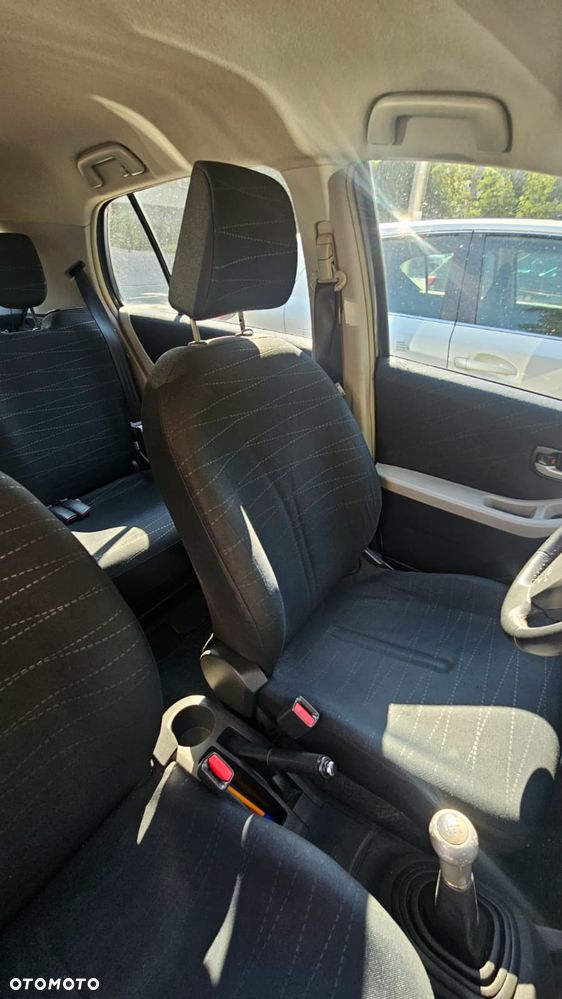Toyota Yaris - 16