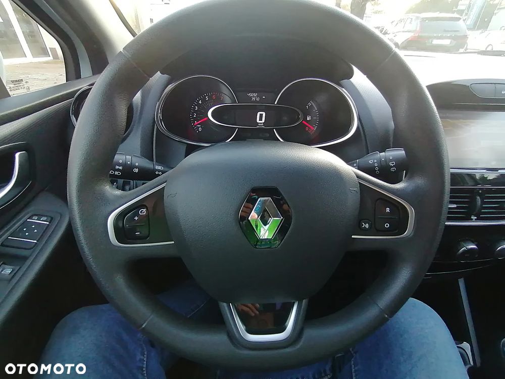 Renault Clio - 33