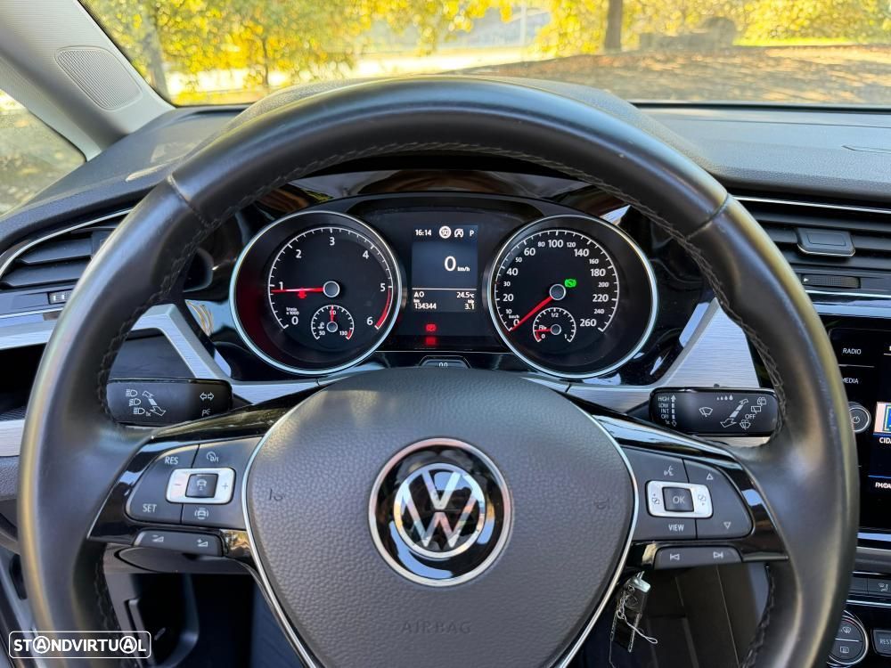 VW Touran 2.0 TDI Highline DSG - 23