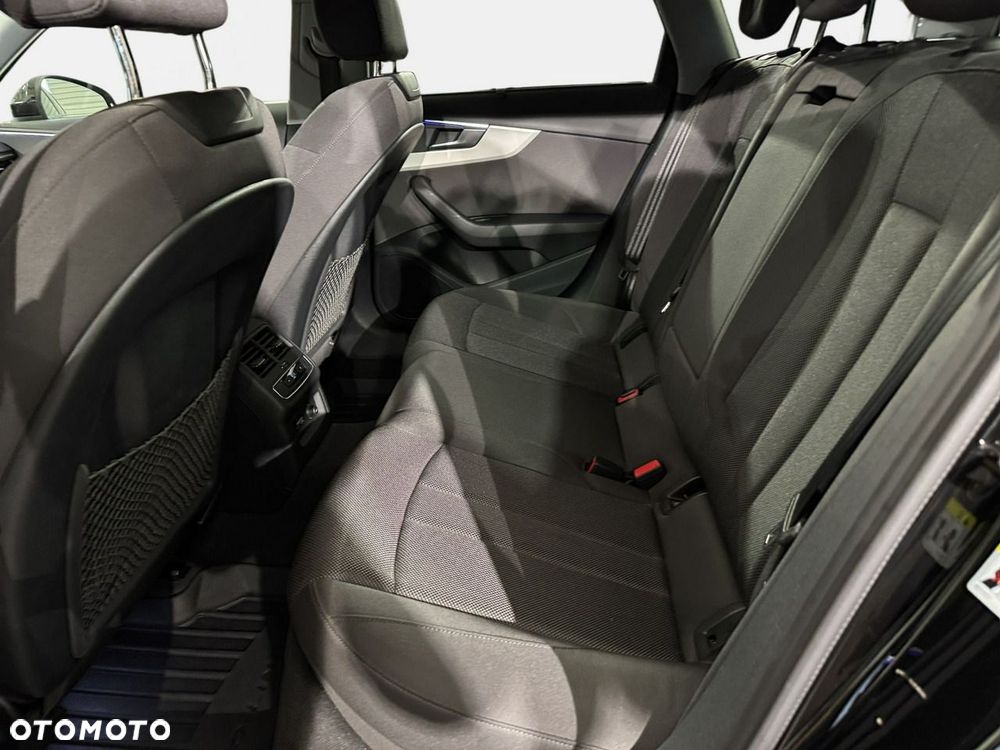 Audi A4 Avant 40 TFSI quattro S tronic advanced - 32