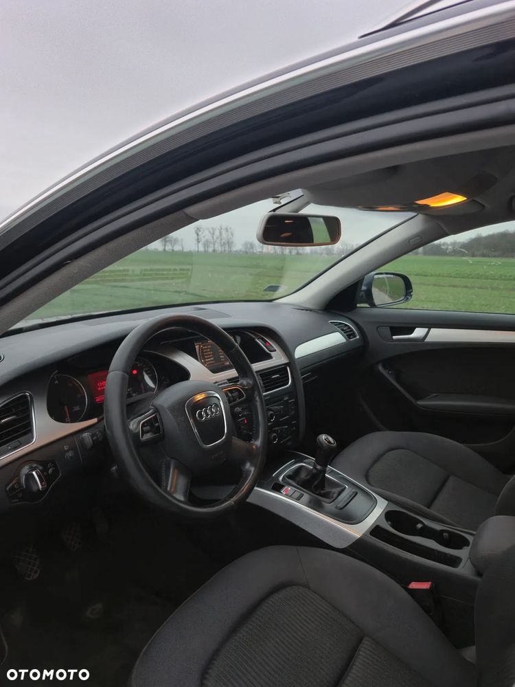 Audi A4 Avant 2.0 TDI DPF Ambiente - 4