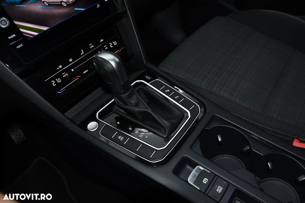 Volkswagen Passat 2.0 TDI SCR DSG Highline - 34