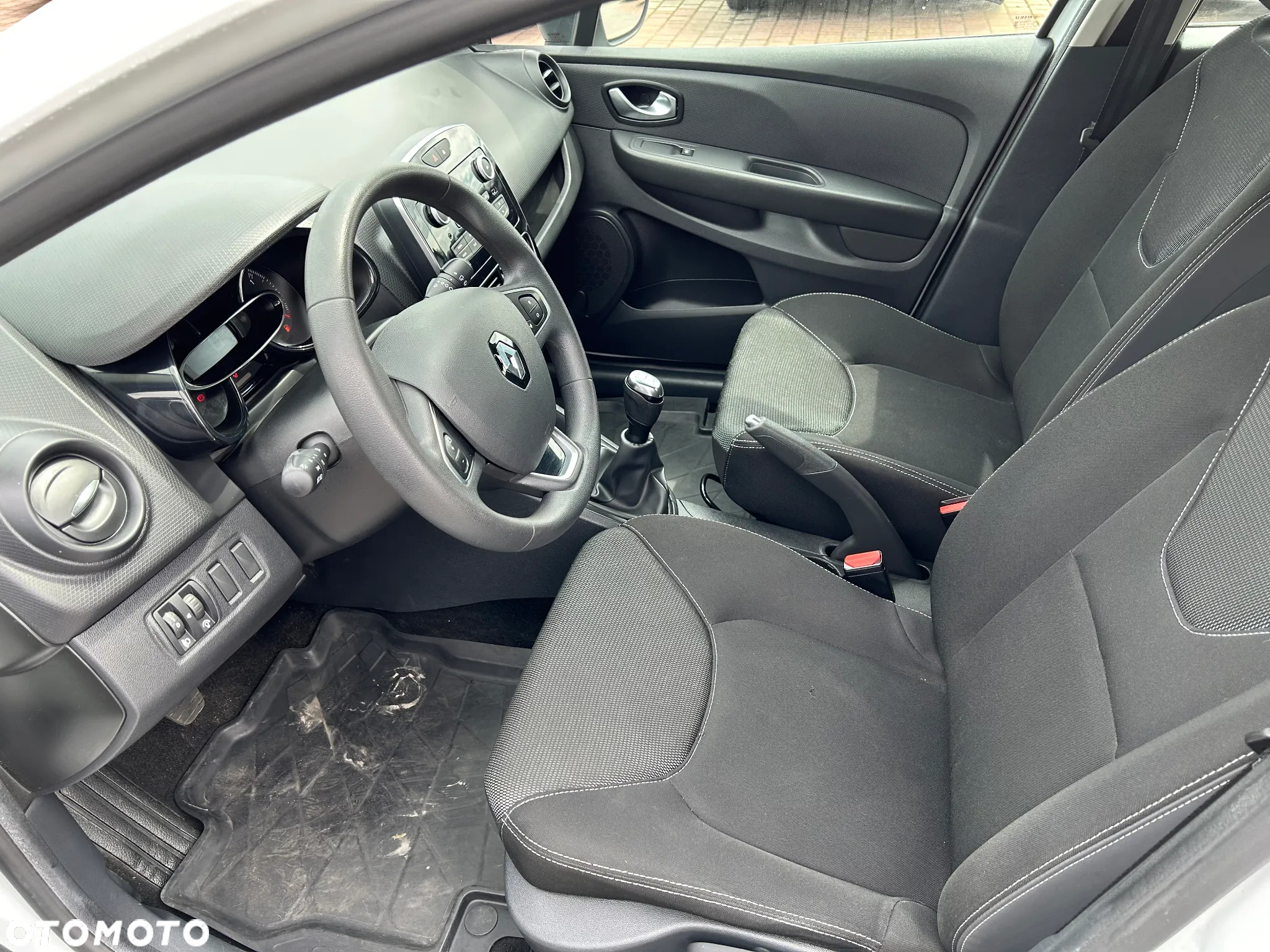 Renault Clio 1.2 16V Alize - 5