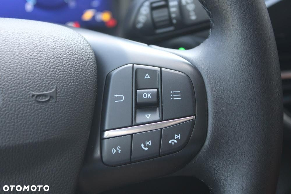 Ford Kuga - 32