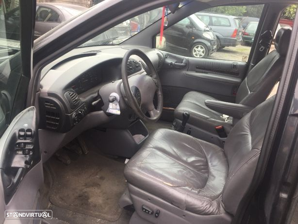 Chrysler Grand Voyager III 2.5 TD para peças - 11