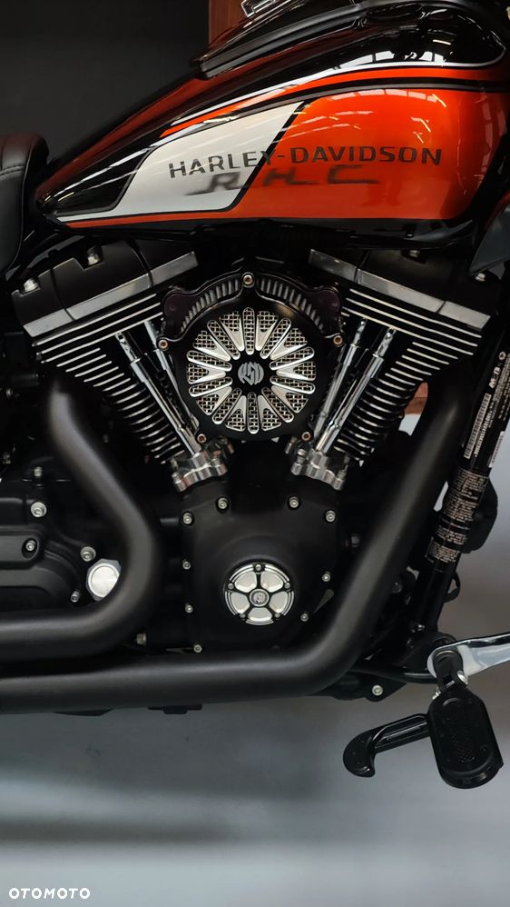 Harley-Davidson Dyna - 13