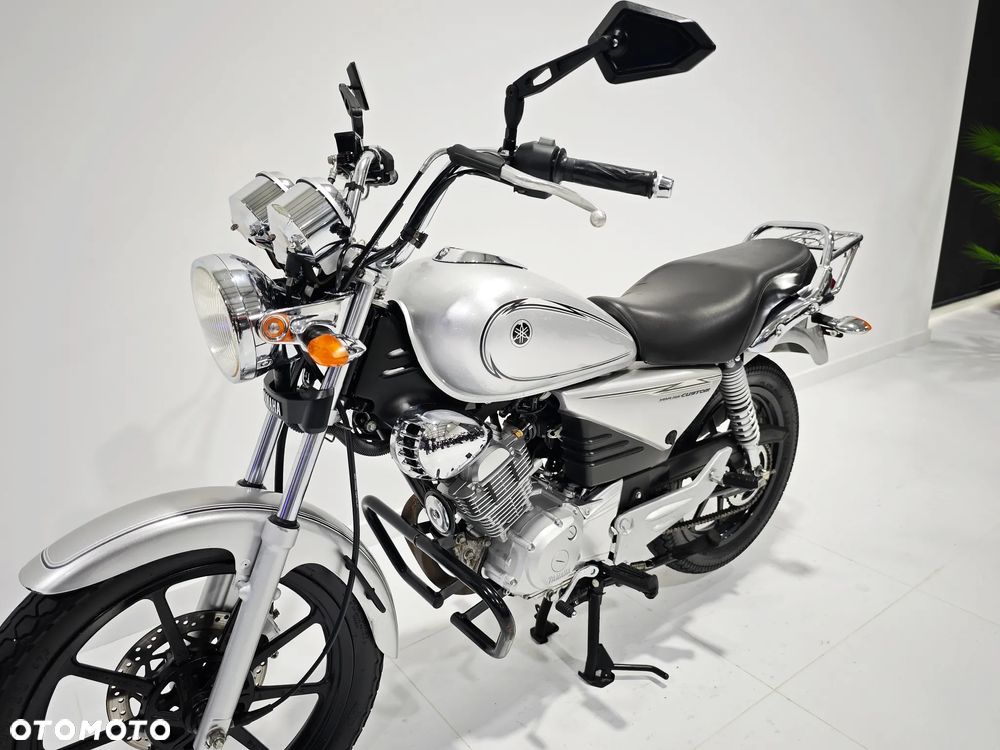 Yamaha YBR - 9