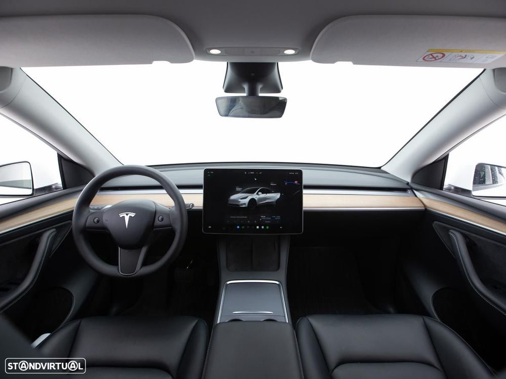 Tesla Model Y Long Range Dual Motor AWD - 8