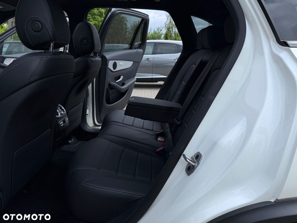 Mercedes-Benz GLC 300 de 4Matic 9G-TRONIC AMG Line - 35