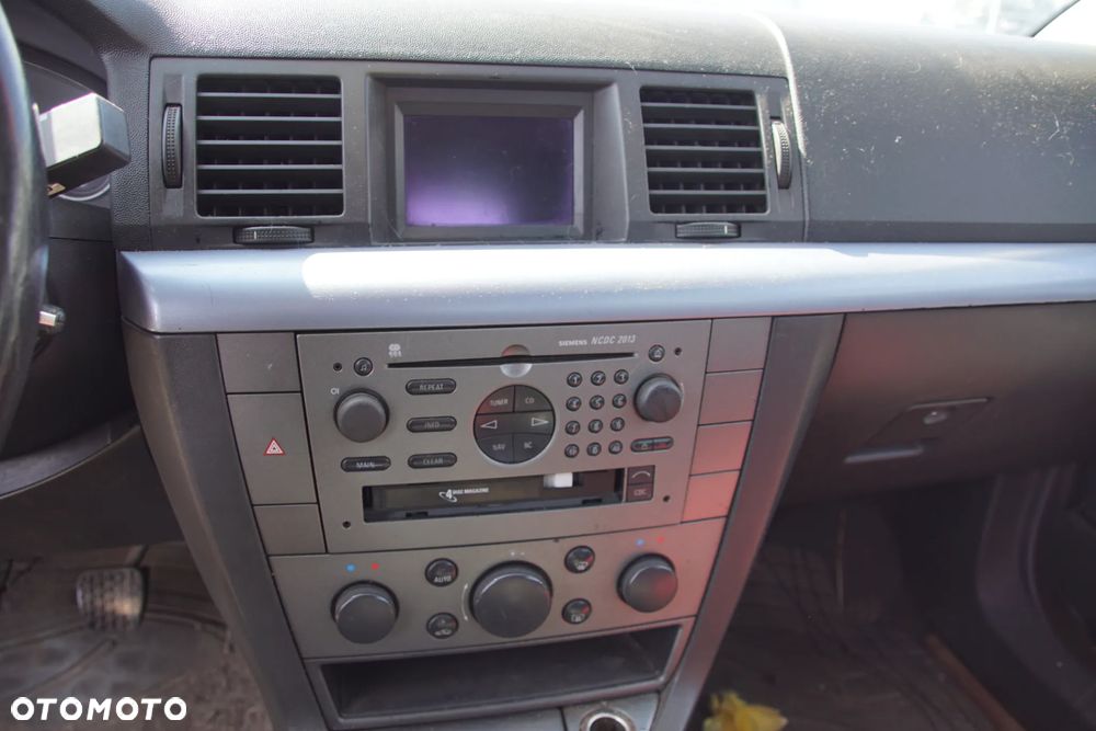 Auto na części - Opel Vectra C 2.2 DTI 125 KM Y22DTR F35 36U 2002R Silnik Skrzynia Drzwi Maska Błotnik Klapa Zderzak Lampa Klamka Lusterko Szyba Deska Kokpit Sterownik Moduł Czujnik Licznik Wyświetlacz Panel Kierownica - 14