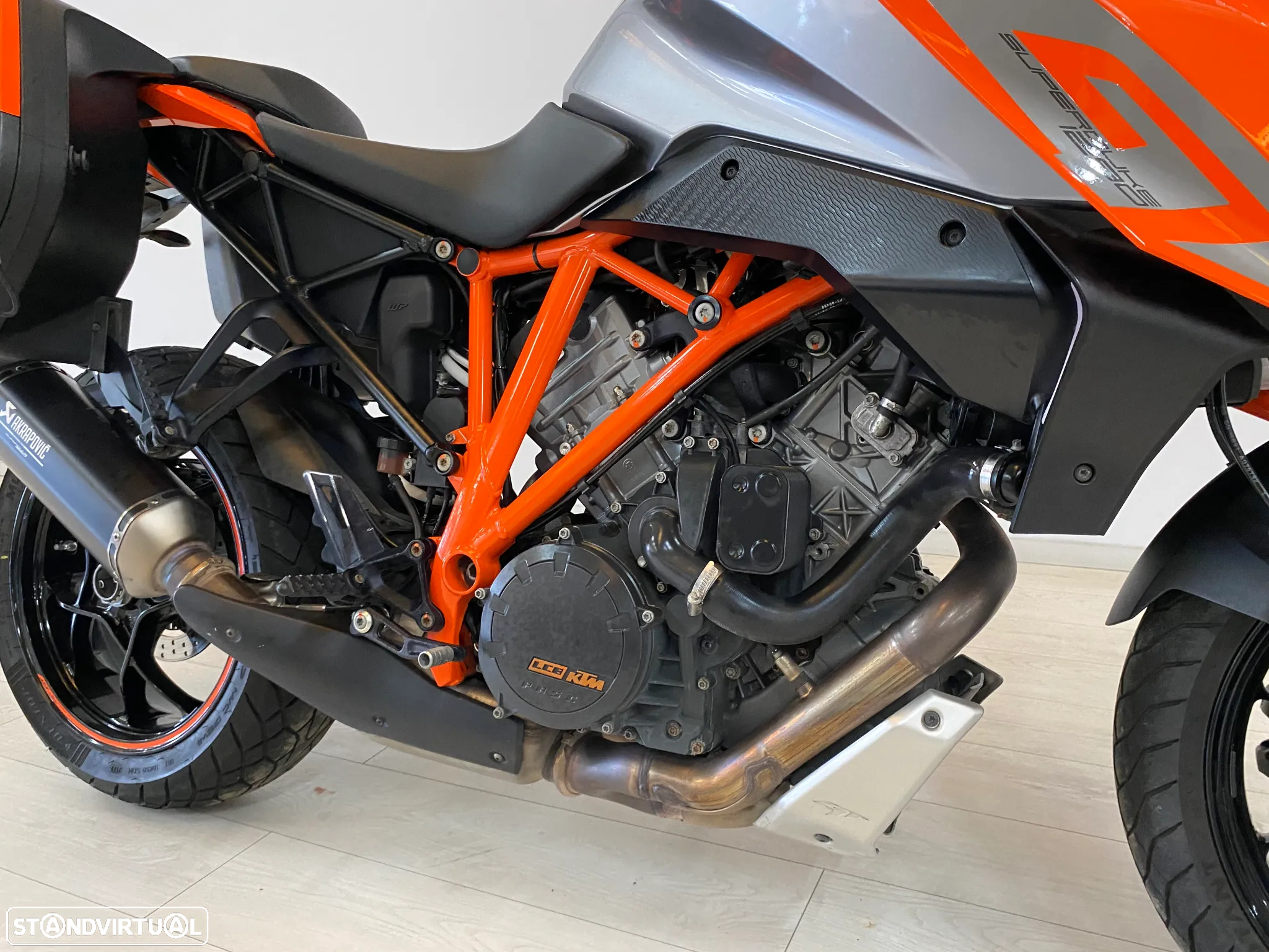 KTM Duke 1290 SUPER DUKE  GT - 12