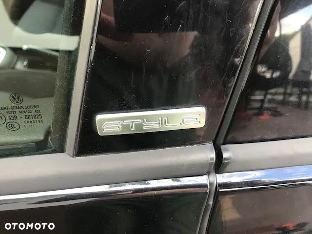 Volkswagen Golf - 22