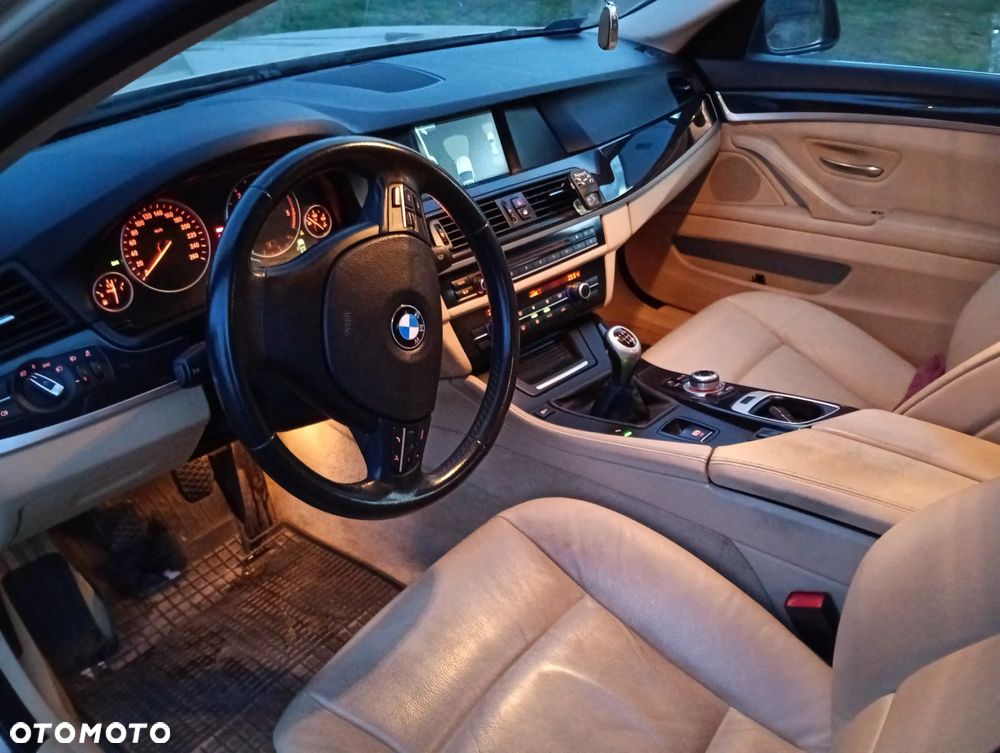 BMW Seria 5 520d - 8