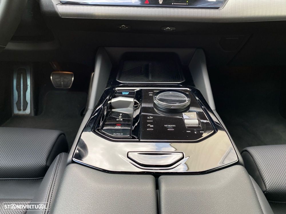 BMW i5 eDrive40 Pack Desportivo M — fotografia 11