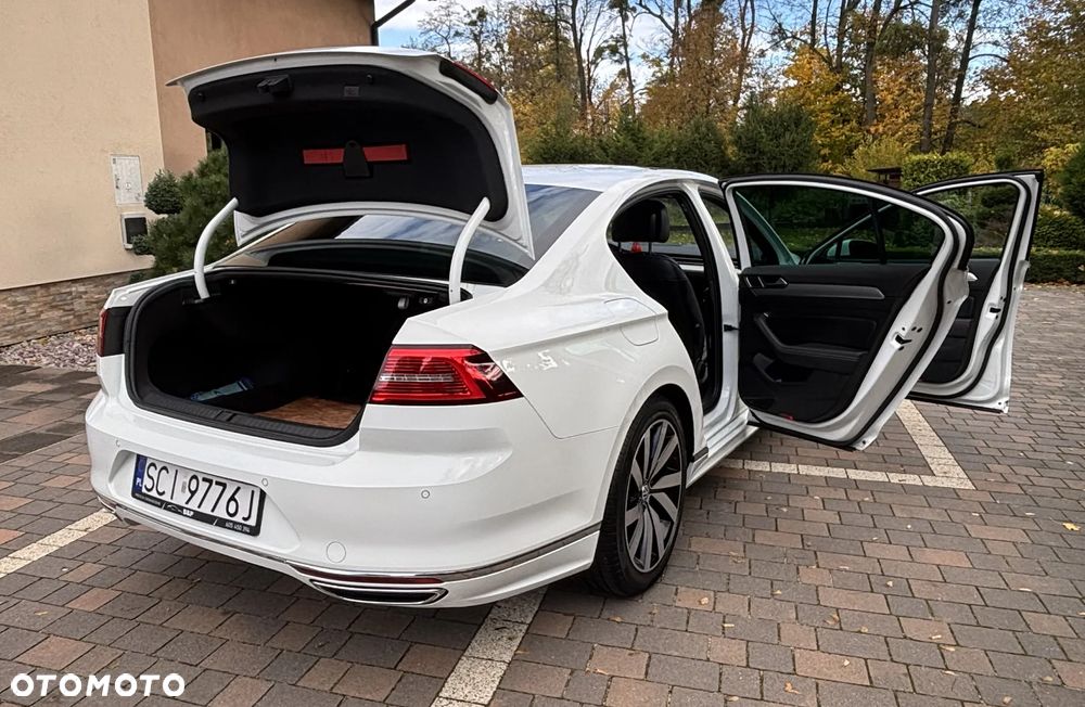 Volkswagen Passat - 13