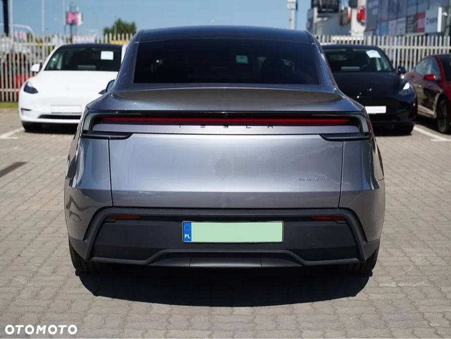 Tesla Model Y 79kWh Long Range Premium AWD - 6