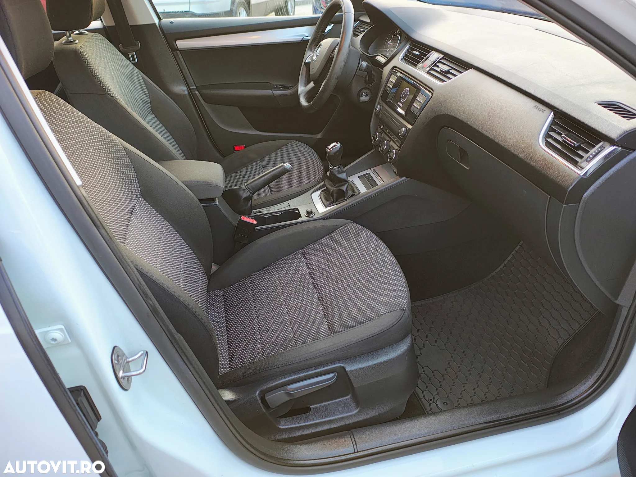 Skoda Octavia 1.6 TDI 4X4 AMBITION - 14