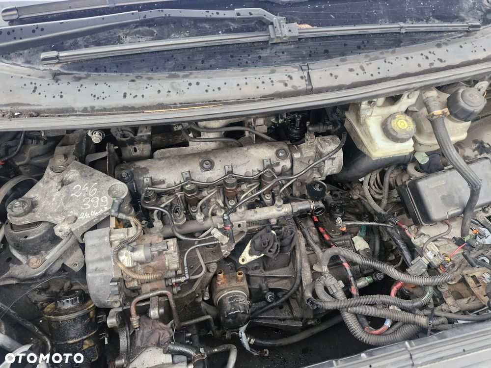 Renault Espace (NV676) - pojazd na części: maska, zderzak, drzwi, szyby, lusterka, chłodnica.... - 5