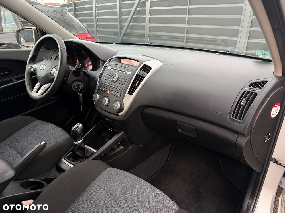 Kia Ceed 1.4 Comfort - 19