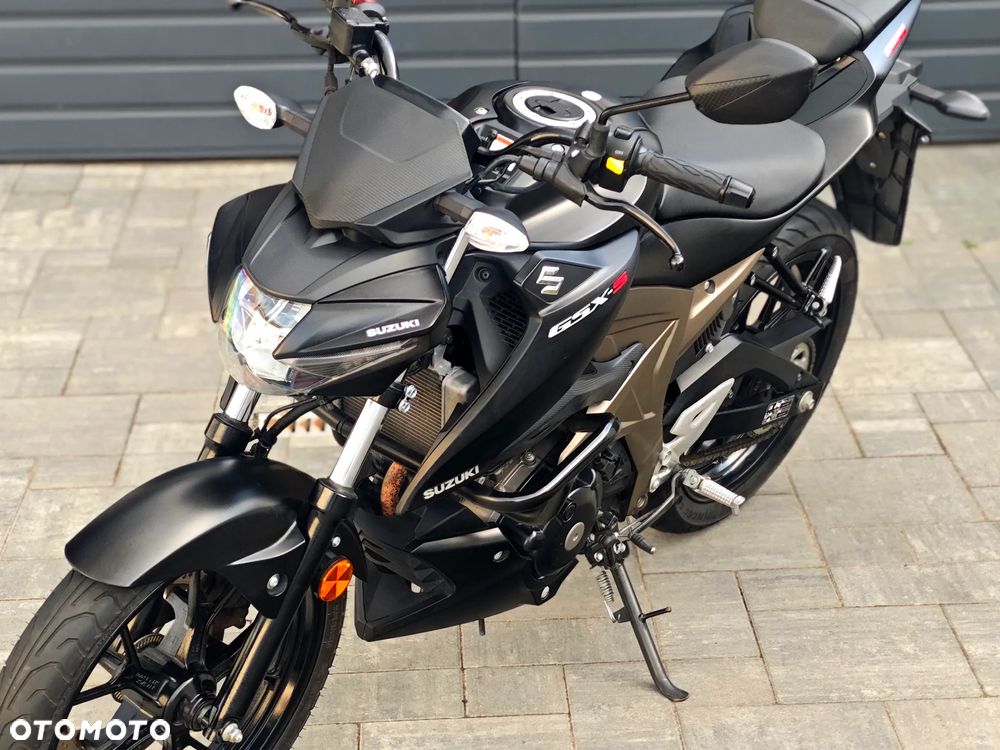 Suzuki GSX - 30