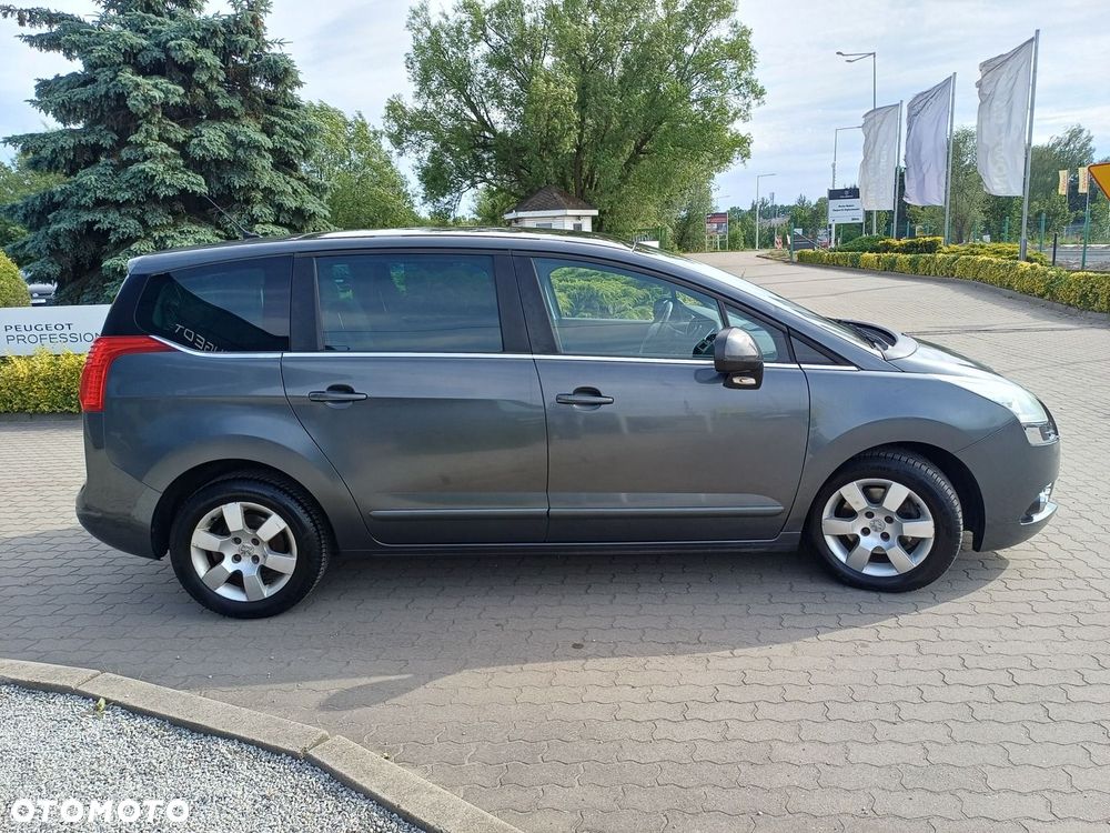 Peugeot 5008 2.0 HDi Allure 7os - 8