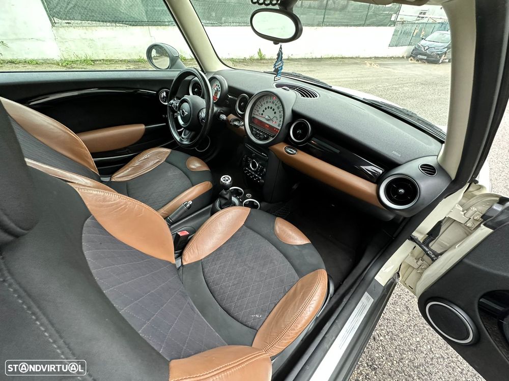 MINI 3 Portas Cooper D - 10