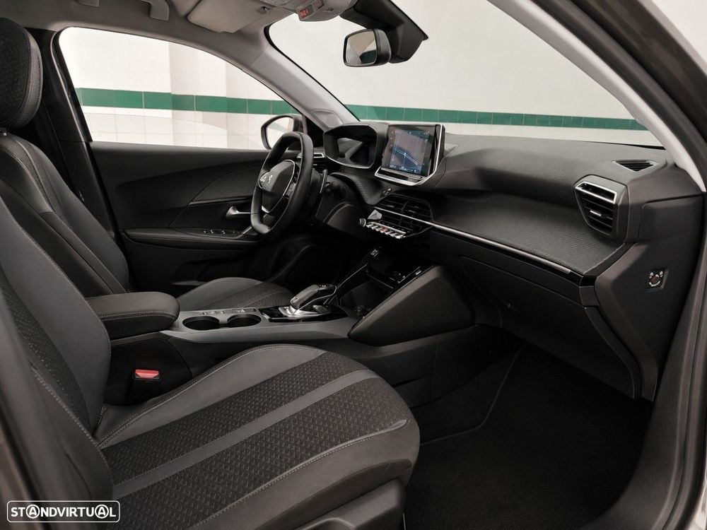 Peugeot 2008 1.2 PureTech Allure EAT8 - 10