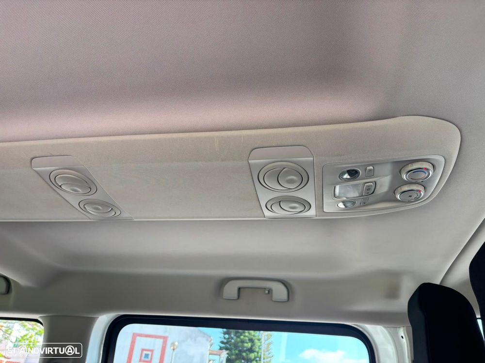 Opel Vivaro 1.5 CDTi L3H1 Essentia Inc - 11