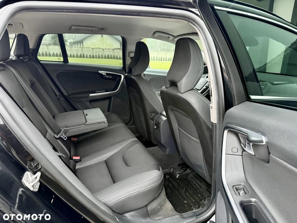 Volvo V60 D4 Momentum - 21