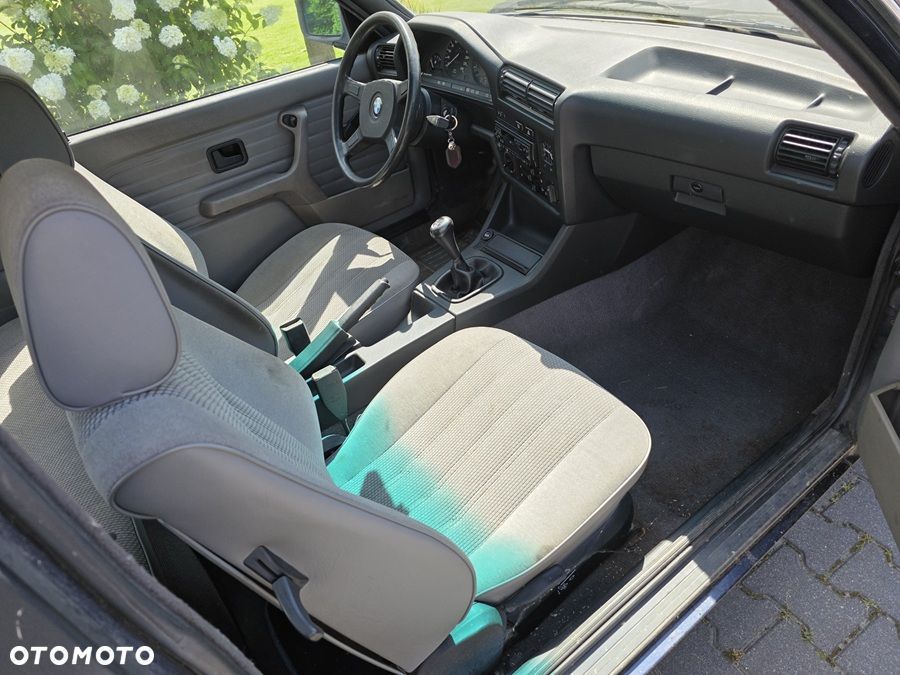 BMW Seria 3 318i - 5