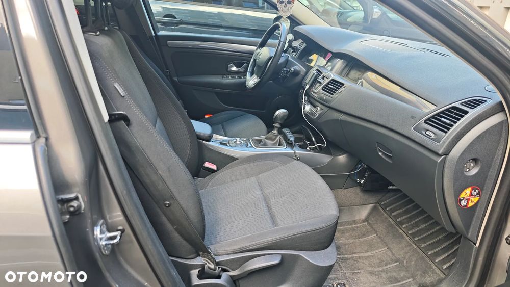 Renault Laguna 2010 photo 5