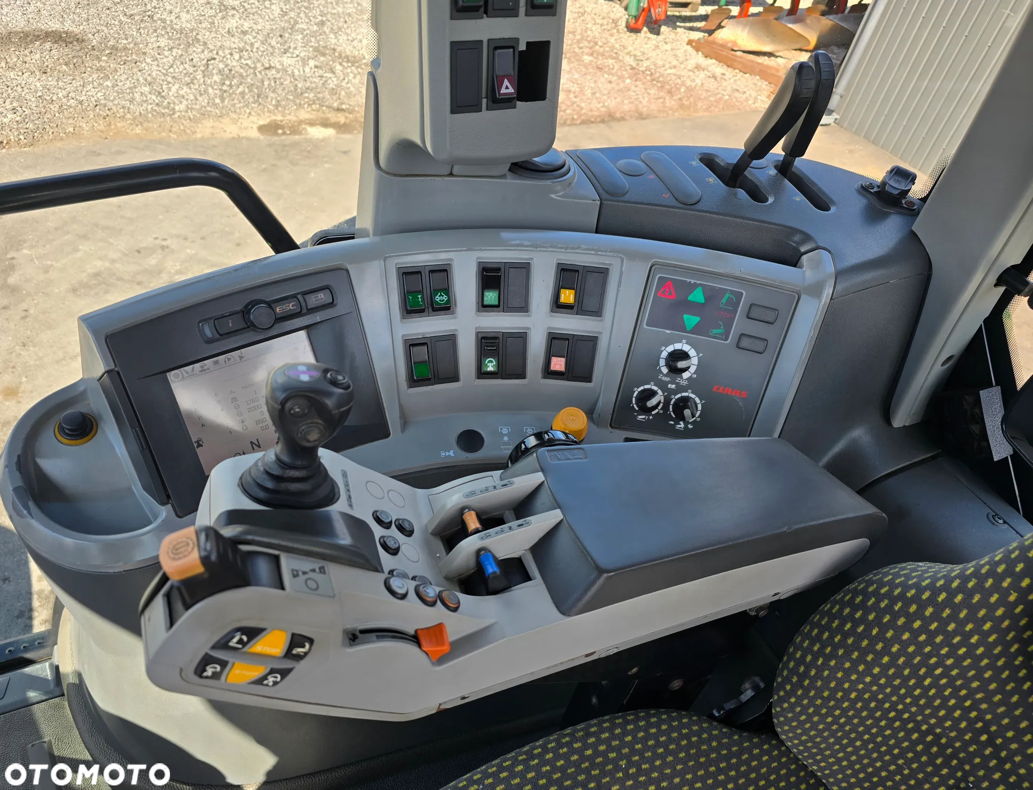 Claas Arion 640 Cebis - 16