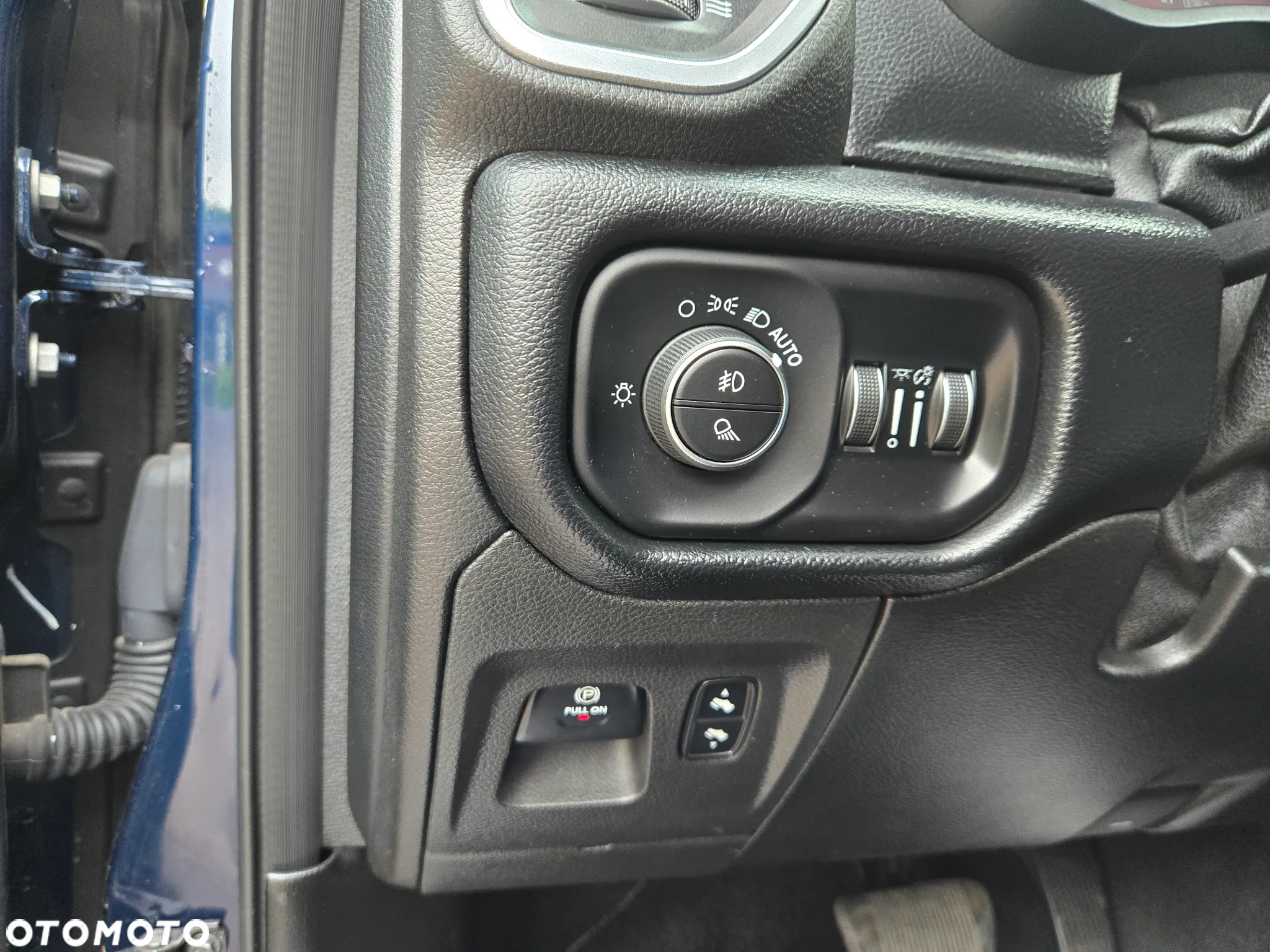 RAM 1500 Crew Cab MB Laramie - 27