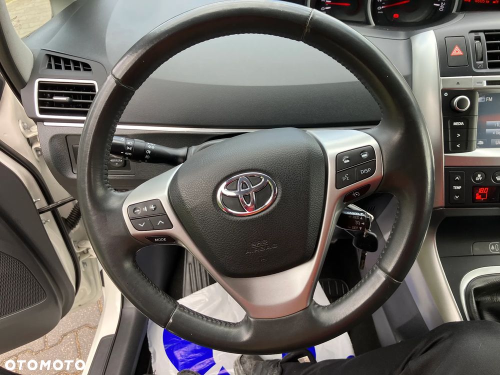 Toyota Verso 1.8 Sol - 25