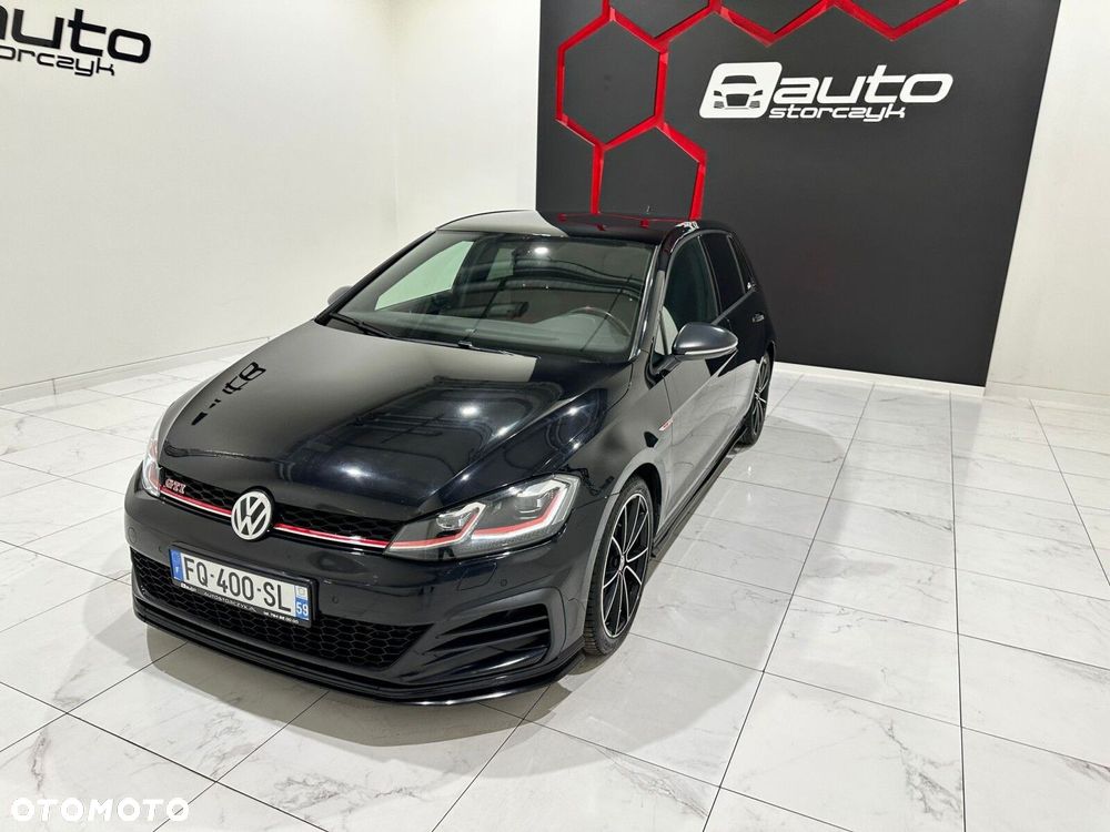 Volkswagen Golf - 28