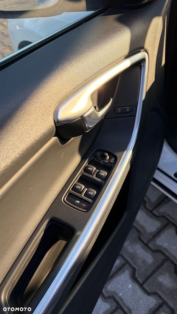 Volvo V60 D4 Summum - 10