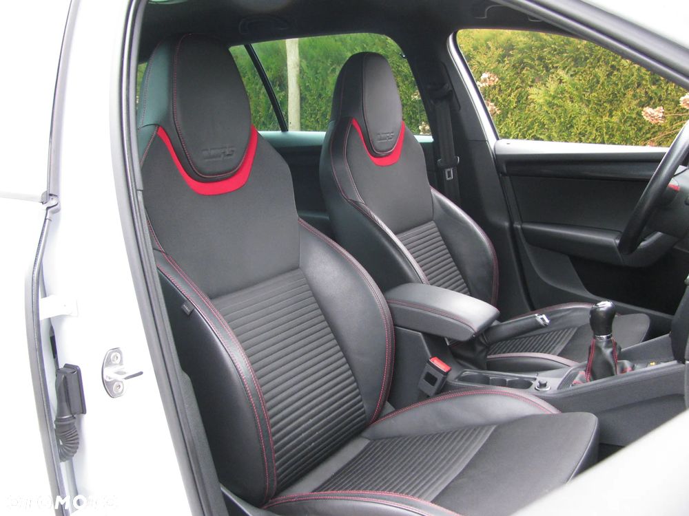 Skoda Octavia 2.0 TDI (Green tec) RS - 17