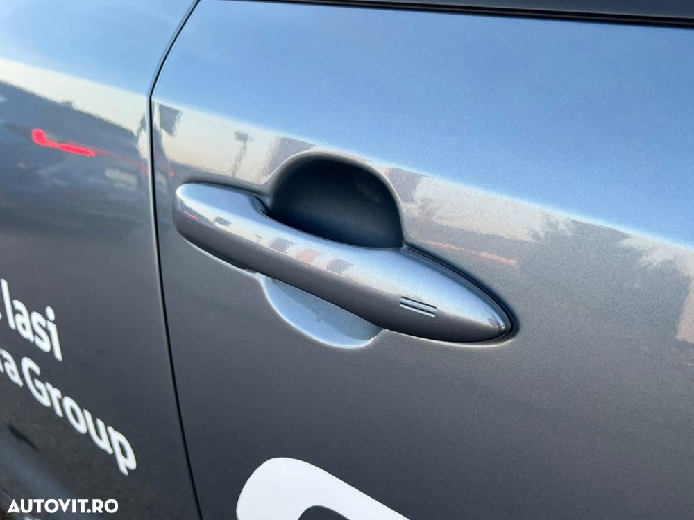 Toyota Corolla Sedan 1.8 HSD Dynamic - 19